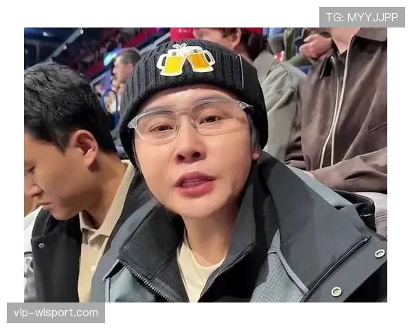 王濛训练完顺手买个包,教练在后面追着喊别超预算 王濛训练完顺手买个包,教练在后面追着喊别超预算